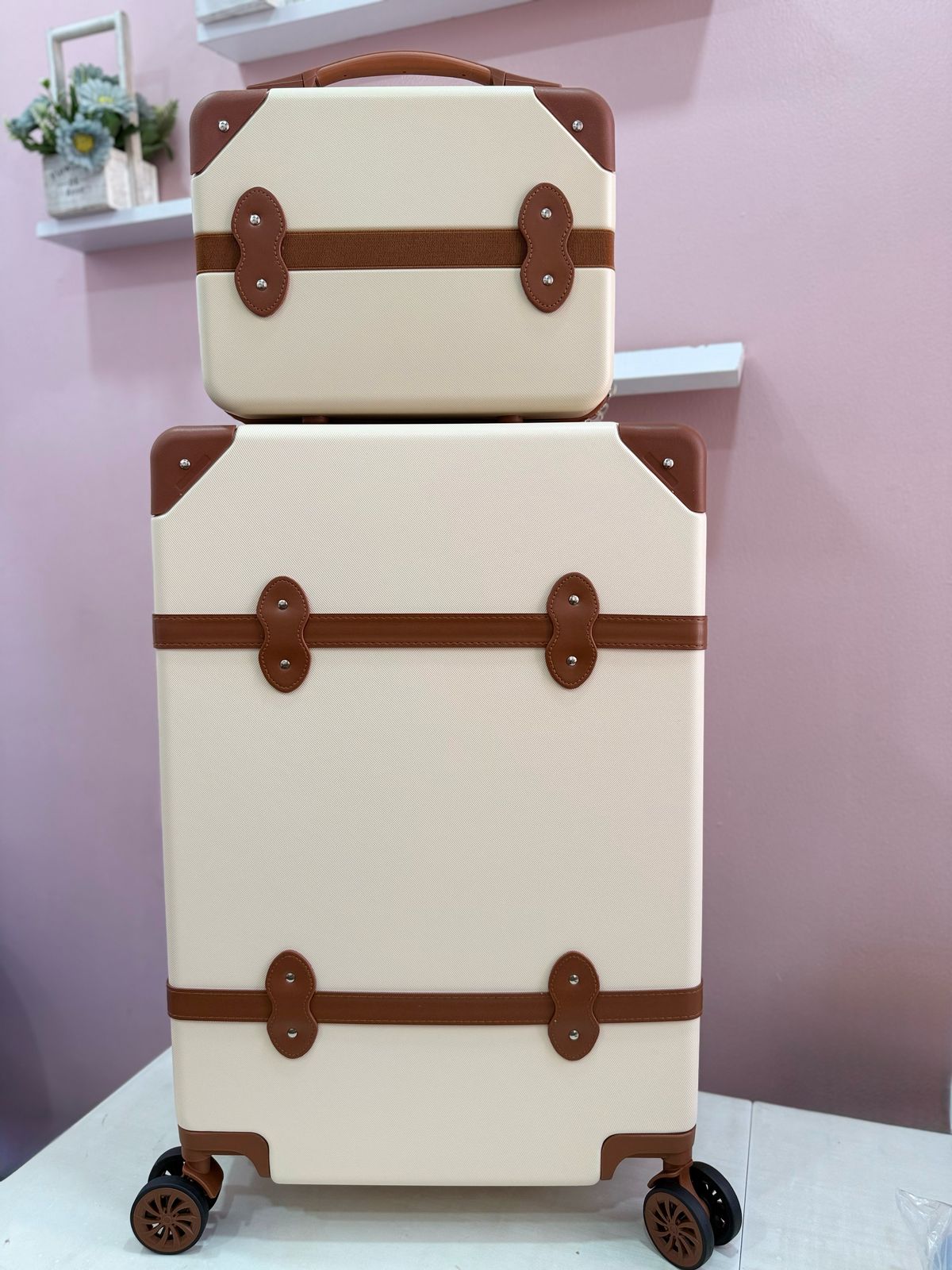 Vintage-style travel luggage set – luxuryaccessorieske